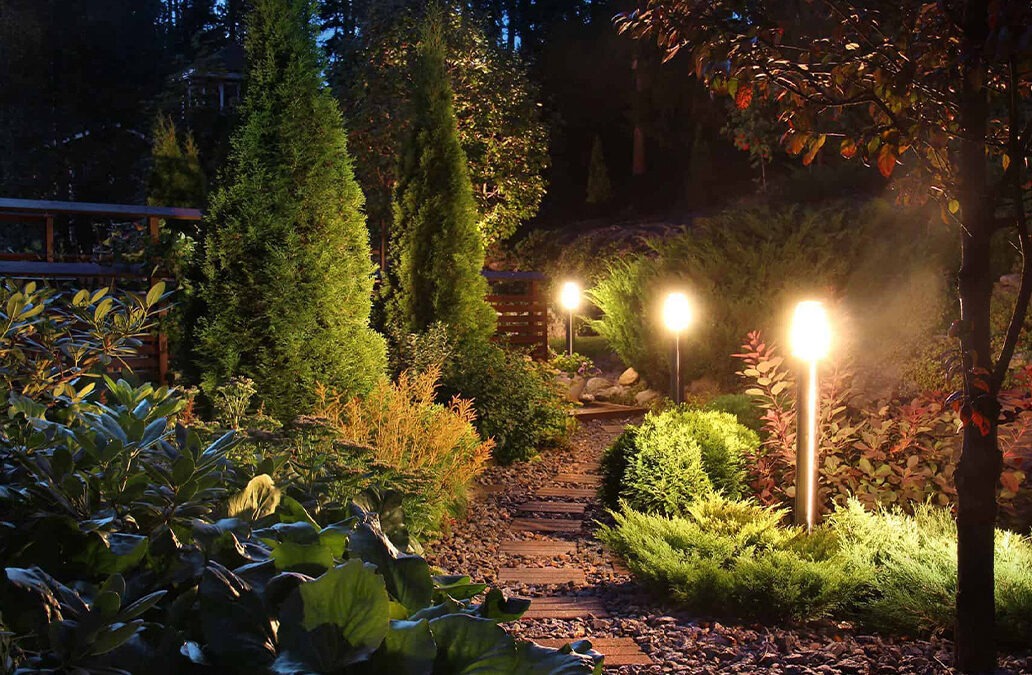 Nowoczesne oświetlenie ogrodowe: Światło, które pobudza wyobraźnię
